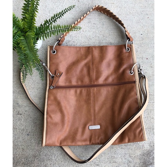 Jessica Simpson Handbags - 1 HOUR FLASH SALE! NEW‼️ Tan Jessica Simpson Purse